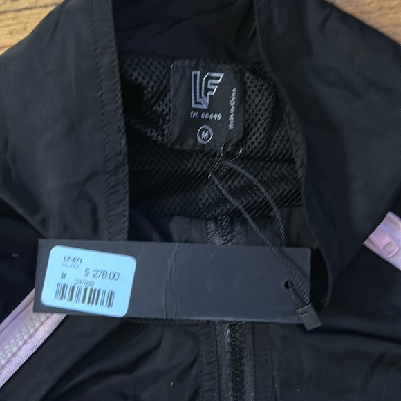 NWT - Picture 3 of 3